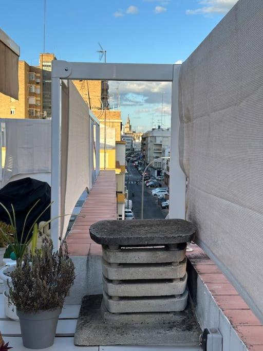 Apartamento Atico Triana Con Terraza Sevilha