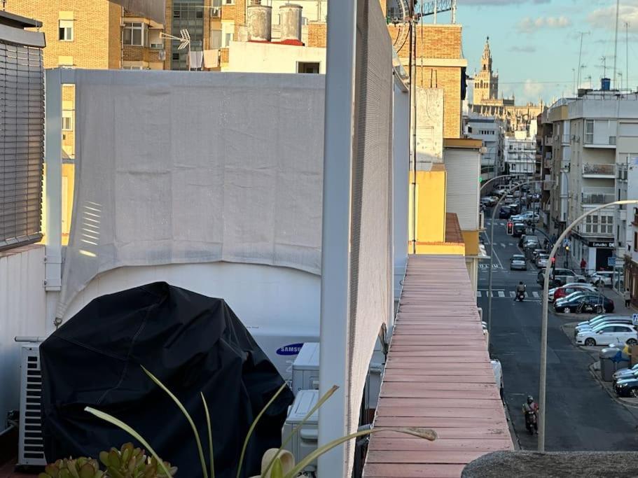 Atico Triana Con Terraza * Sevilha